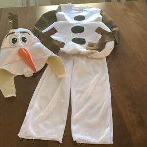 Kids Olaf Costume, and Elsa mask with accessories. Fits size 4-6.